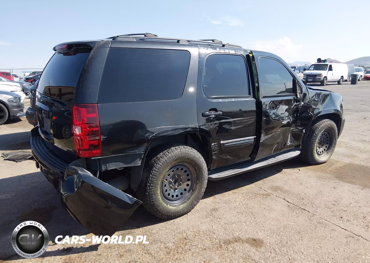 2011 Chevrolet Tahoe Lt VIN:1GNSCBE06BR214954 - 4