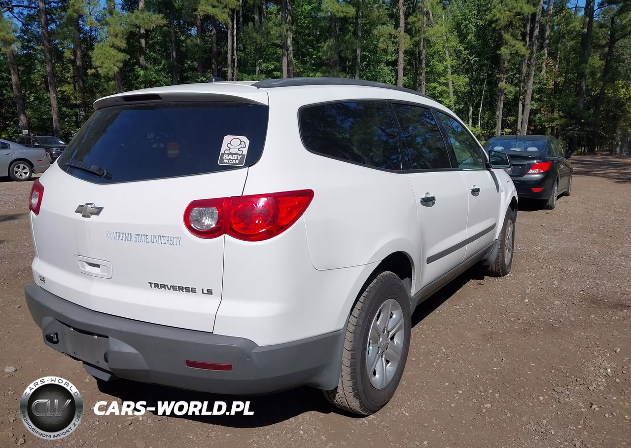 2010 Chevrolet Traverse Ls VIN:1GNLREED1AS131642 - 4