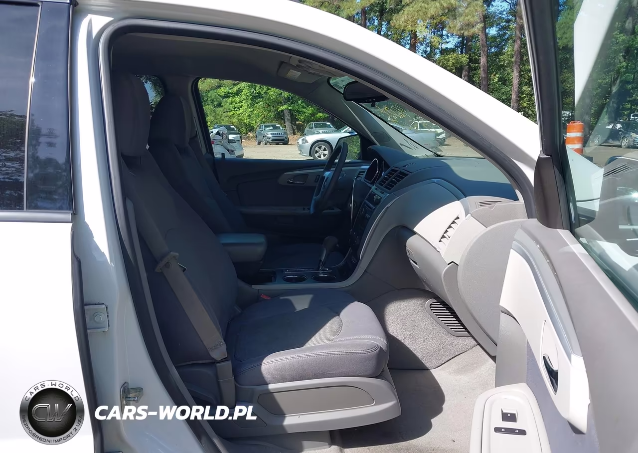 2010 Chevrolet Traverse Ls VIN:1GNLREED1AS131642 - 5