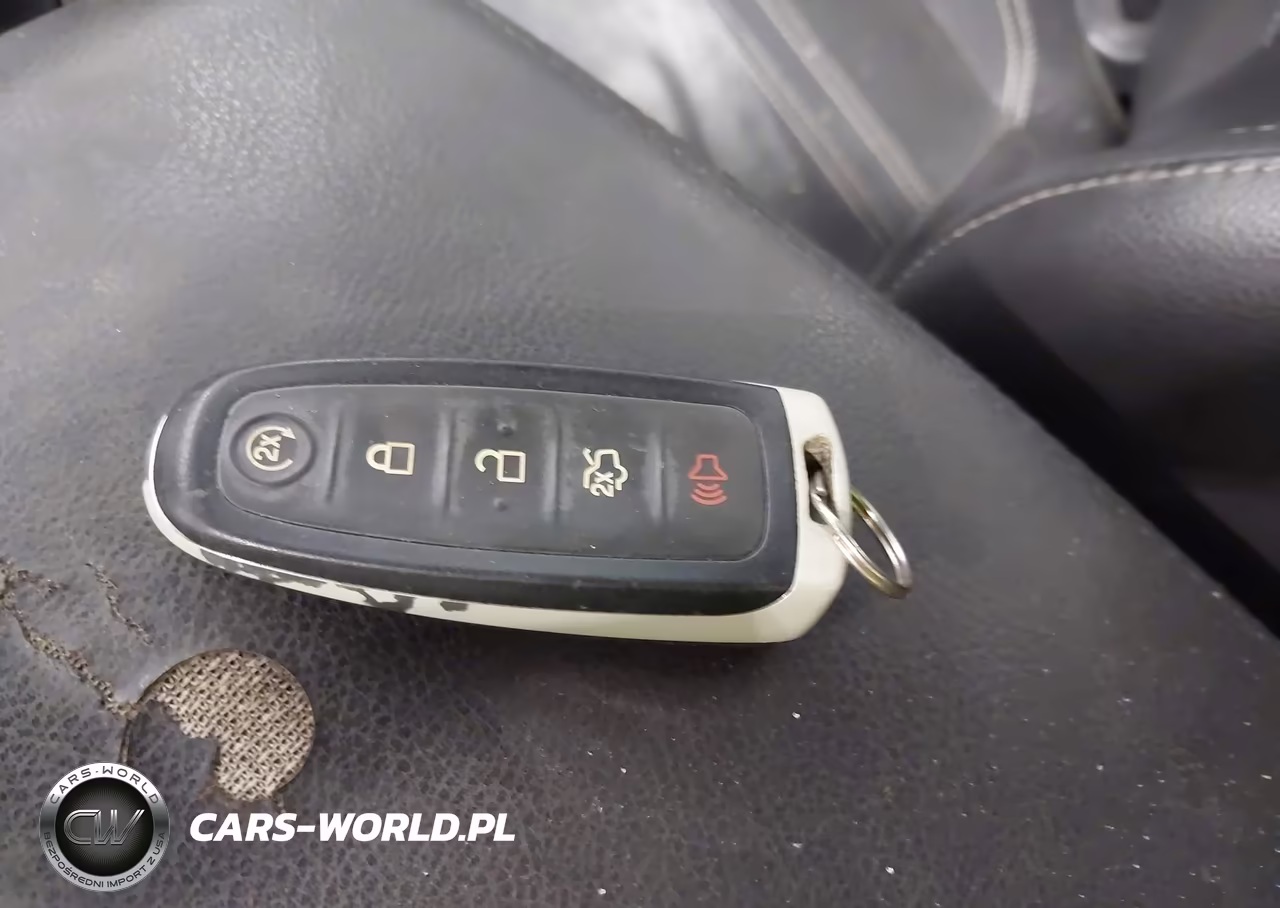 2013 Ford Focus Titanium VIN:1FADP3J27DL263384 - 11