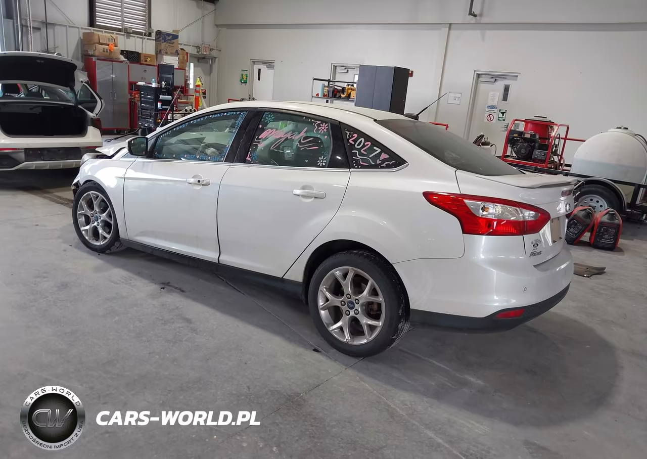 2013 Ford Focus Titanium VIN:1FADP3J27DL263384 - 3
