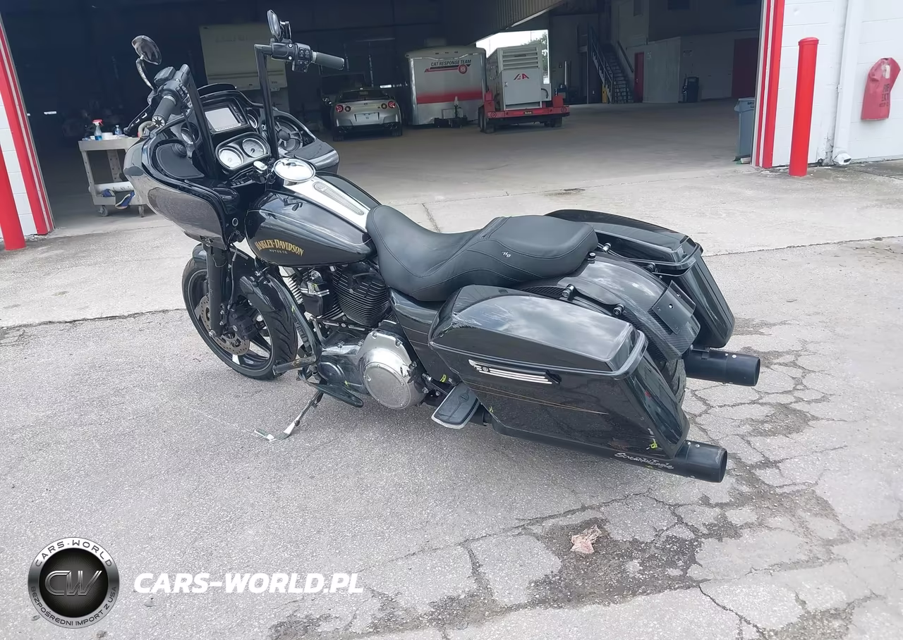 2016 Harley-Davidson Fltrxs Road Glide Special VIN:1HD1KTM14GB623024 - 3
