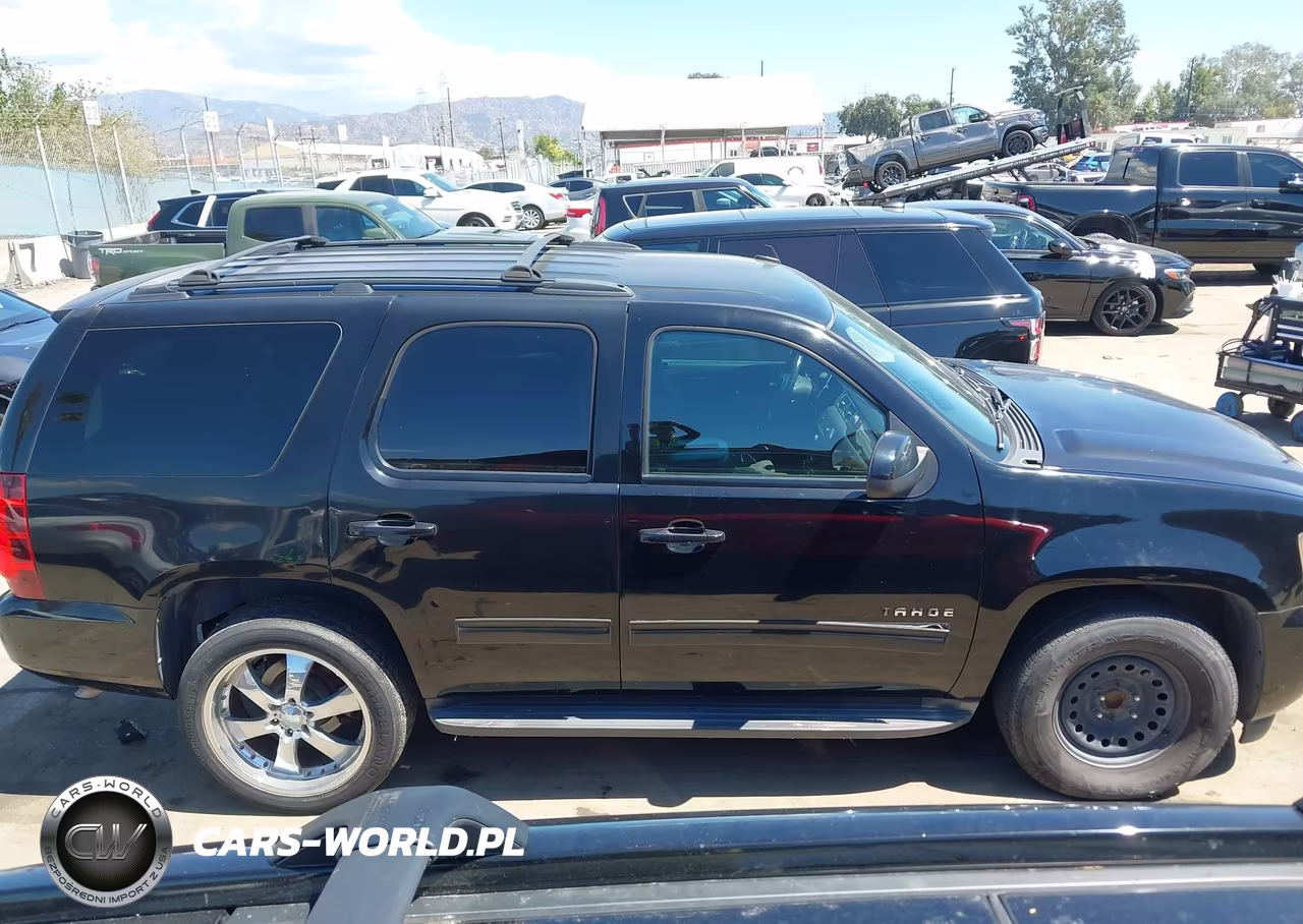 2011 Chevrolet Tahoe Ls VIN:1GNSCAE08BR334510 - 12