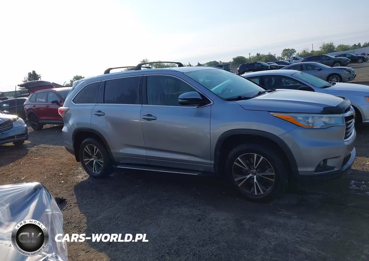 2016 Toyota Highlander Xle V6 VIN:5TDKKRFH2GS173661 - 13