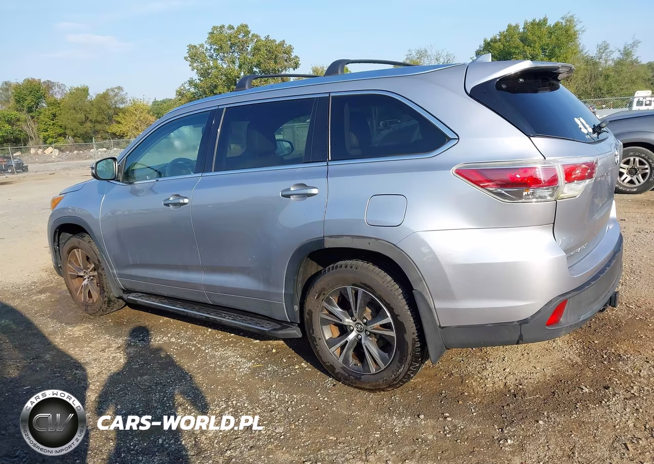 2016 Toyota Highlander Xle V6 VIN:5TDKKRFH2GS173661 - 14
