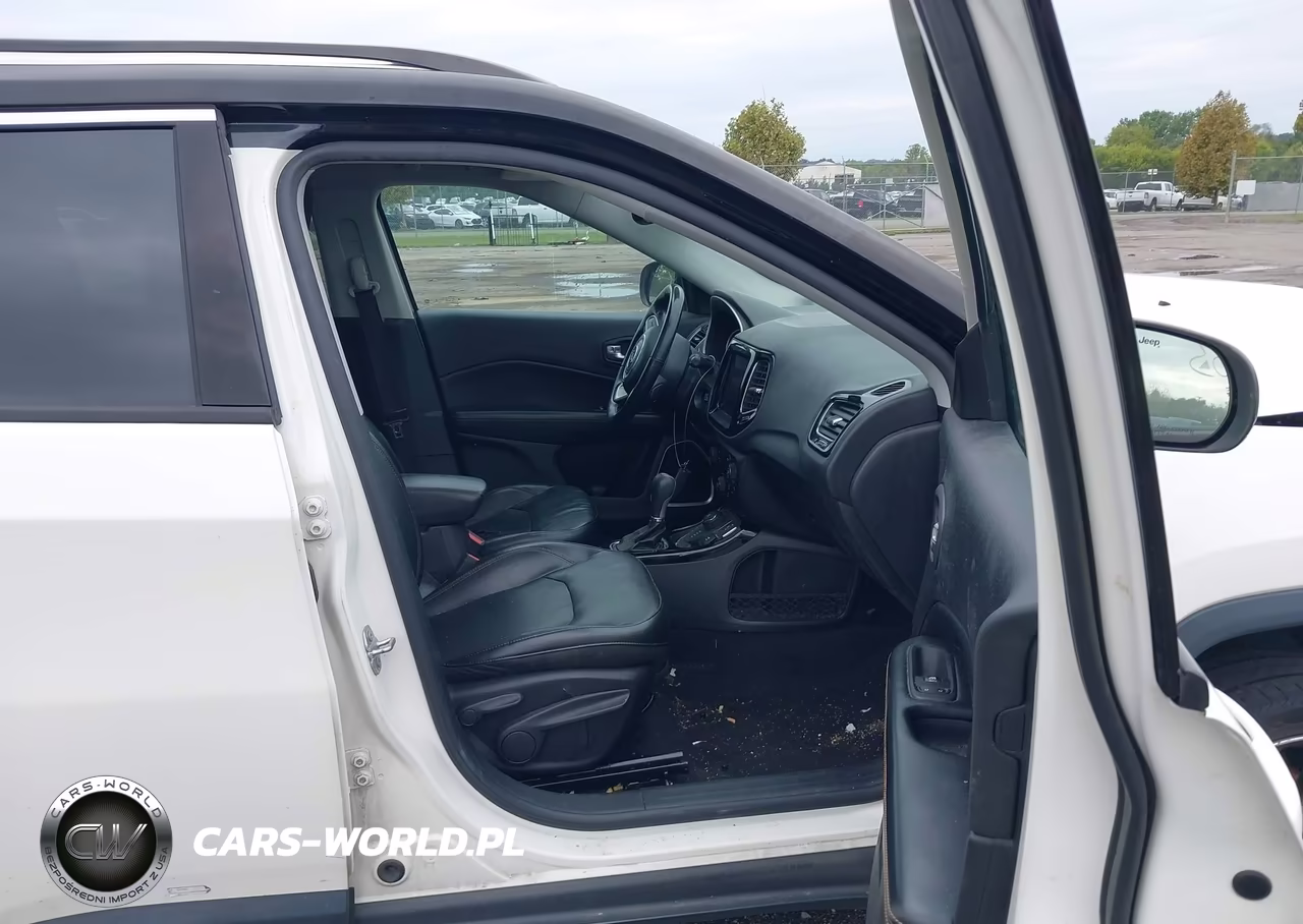 2018 Jeep Compass Limited 4X4 VIN:3C4NJDCB5JT153596 - 5
