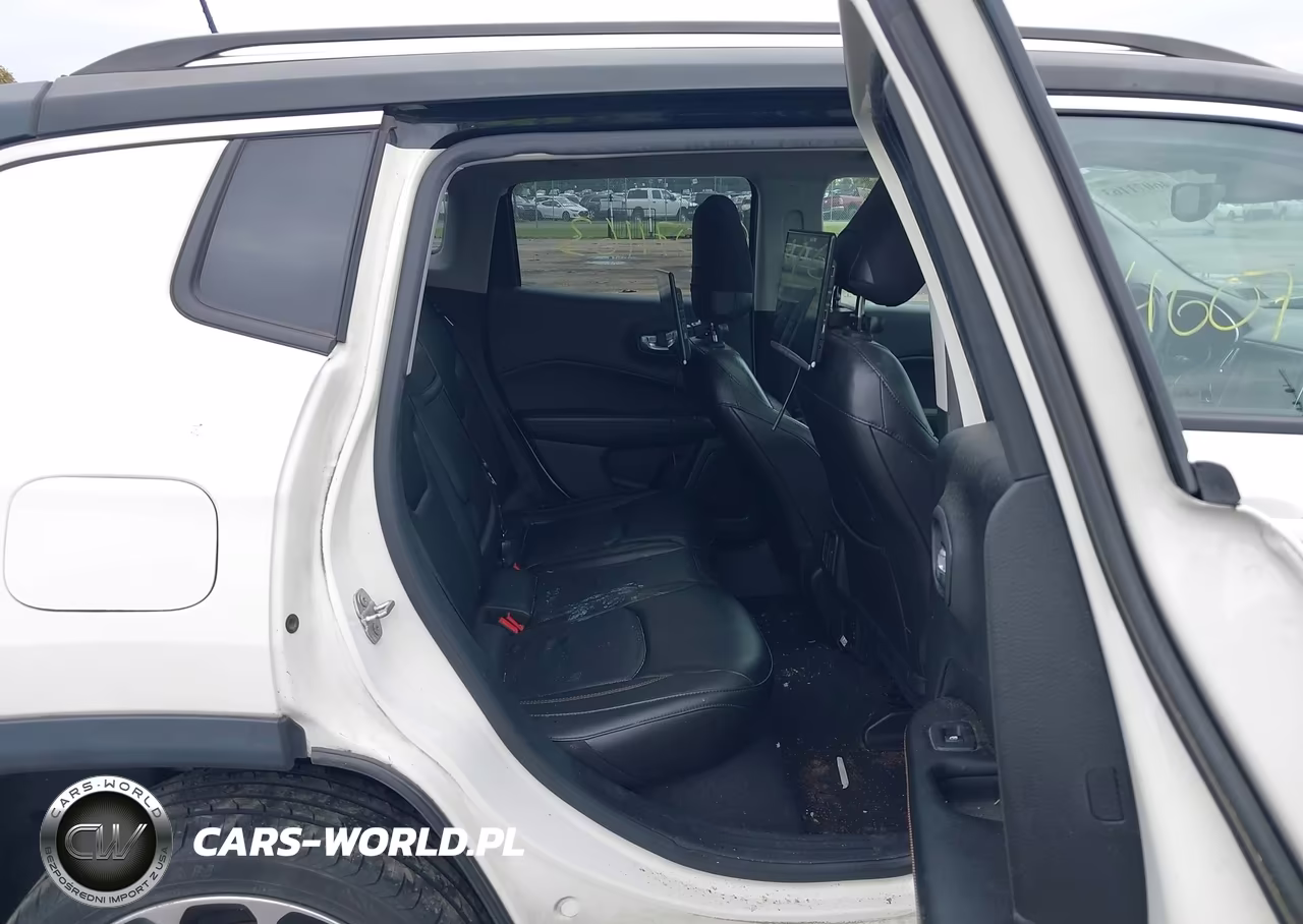 2018 Jeep Compass Limited 4X4 VIN:3C4NJDCB5JT153596 - 8