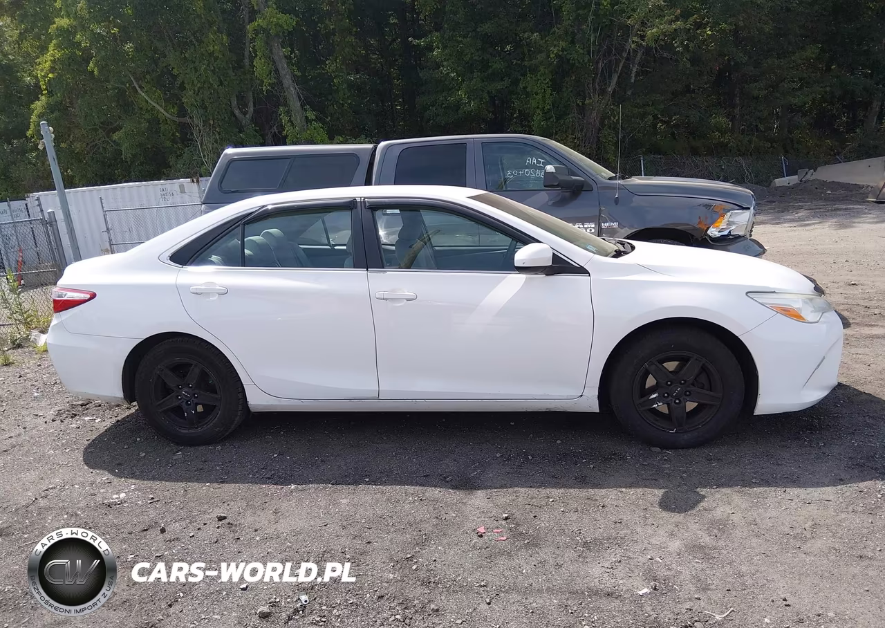 2015 Toyota Camry Le VIN:4T4BF1FK4FR452073 - 13