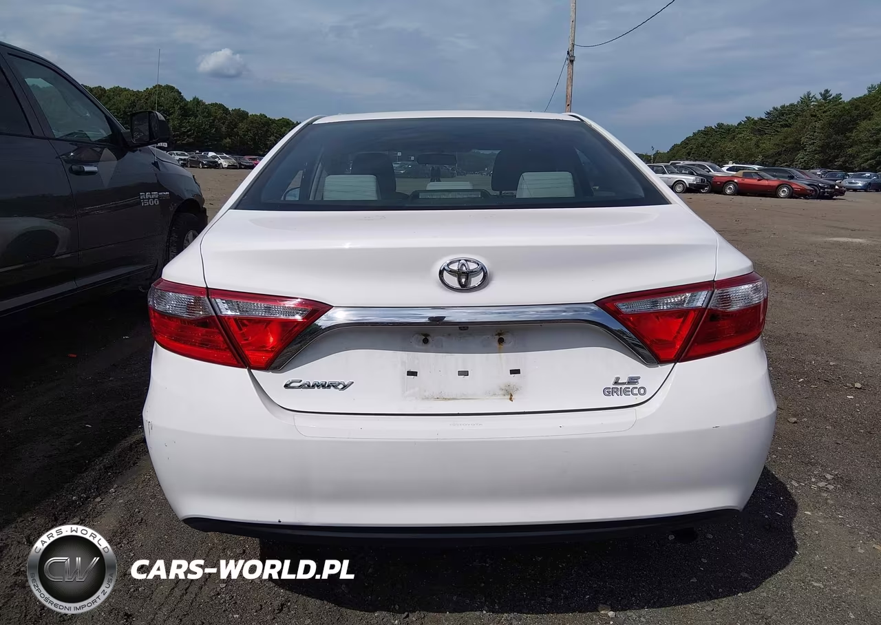 2015 Toyota Camry Le VIN:4T4BF1FK4FR452073 - 16