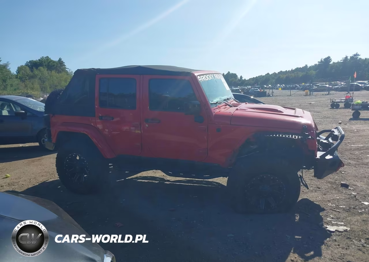 2015 Jeep Wrangler Unlimited Altitude VIN:1C4HJWEG9FL712507 - 14