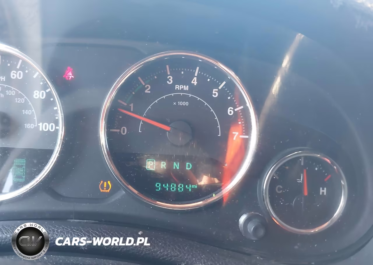 2015 Jeep Wrangler Unlimited Altitude VIN:1C4HJWEG9FL712507 - 16