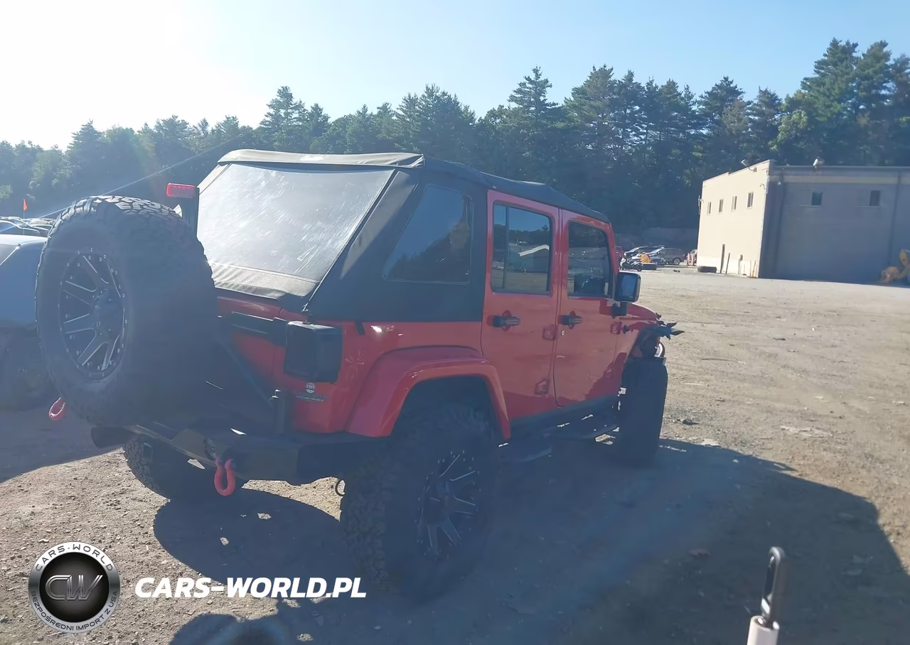 2015 Jeep Wrangler Unlimited Altitude VIN:1C4HJWEG9FL712507 - 4