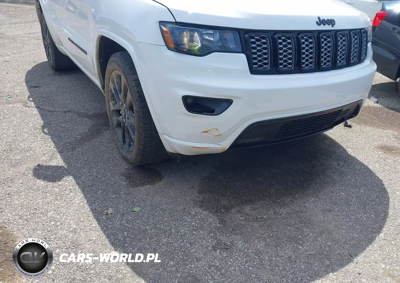 2017 Jeep Grand Cherokee Altitude 4X4 VIN:1C4RJFAG4HC726912 - 6