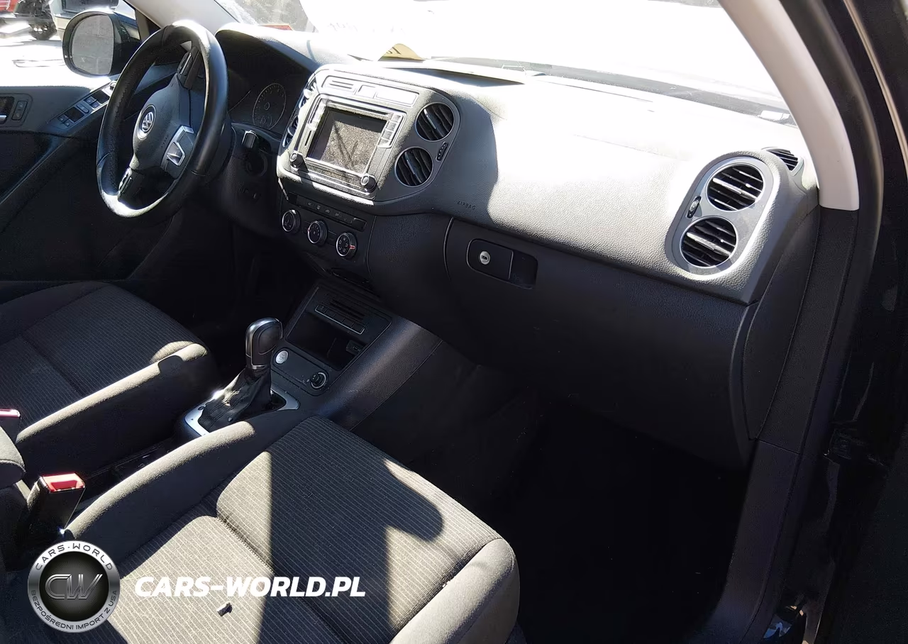 2017 Volkswagen Tiguan 2.0T-2.0T S VIN:WVGBV7AX3HK051115 - 5