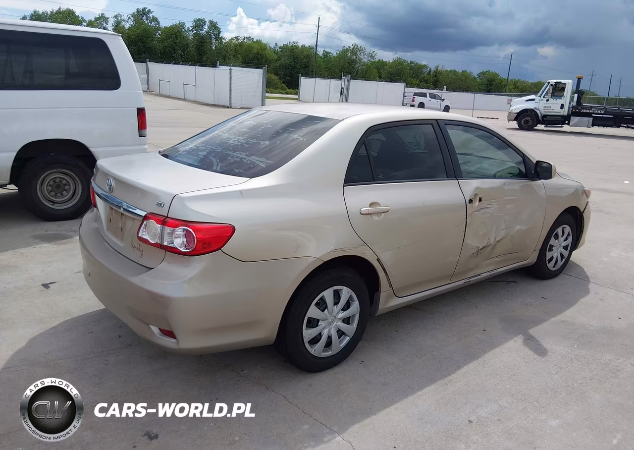 2011 Toyota Corolla Le VIN:2T1BU4EE5BC737115 - 4