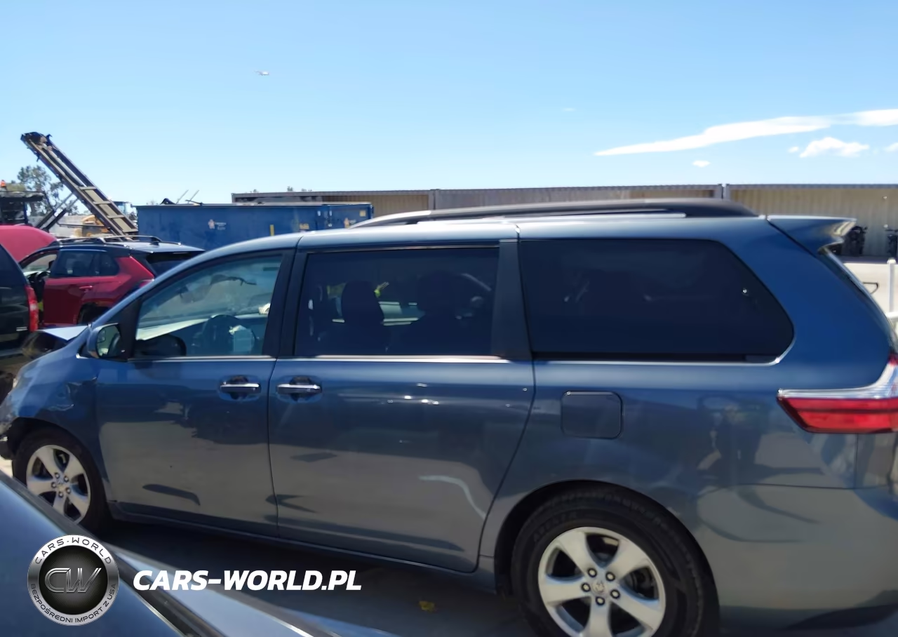 2015 Toyota Sienna Le 8 Passenger VIN:5TDKK3DC4FS546704 - 14