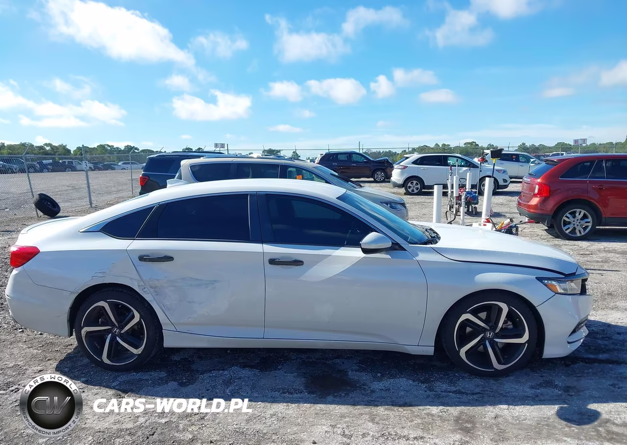 2018 Honda Accord Sport VIN:1HGCV1F35JA211715 - 13