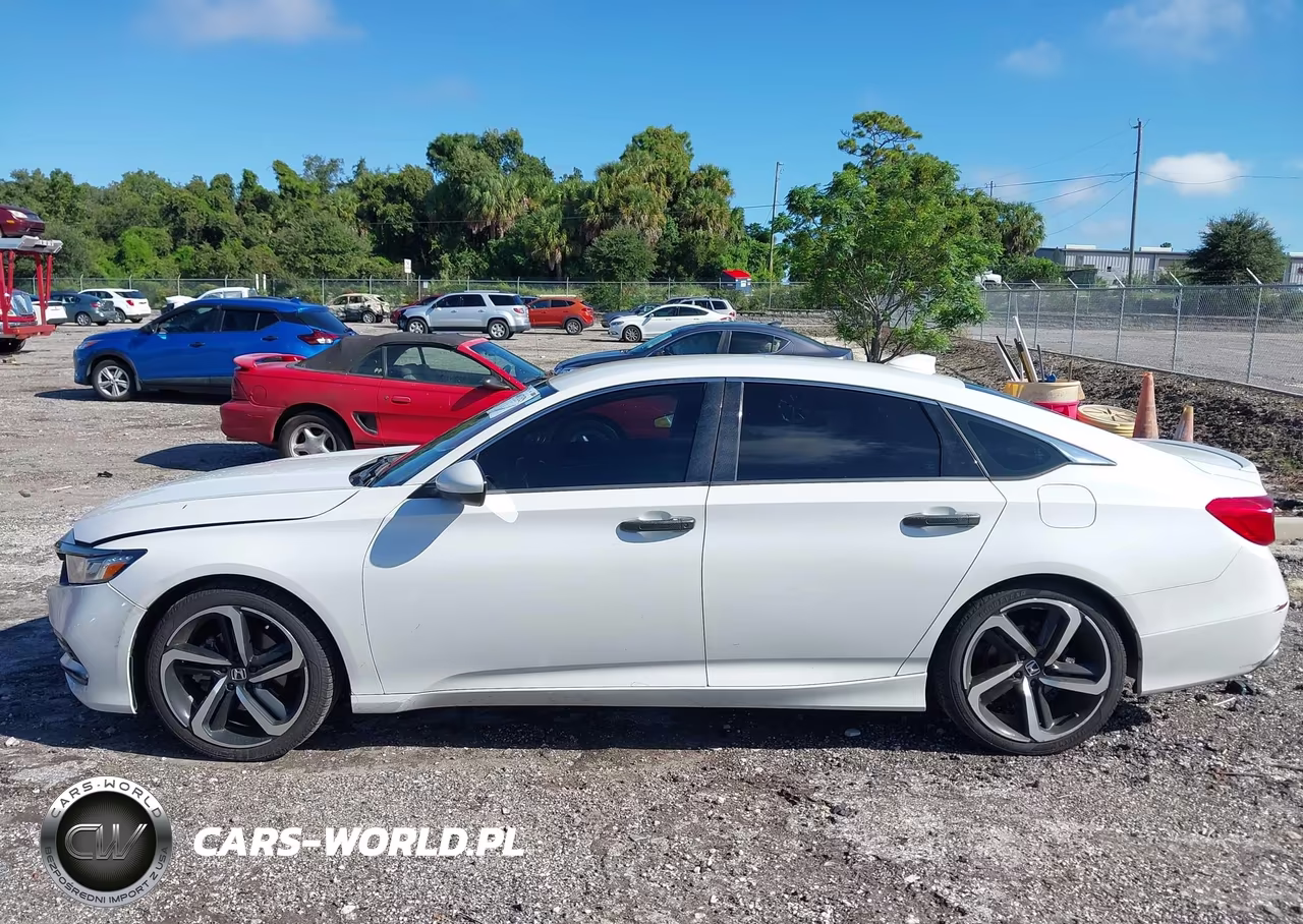 2018 Honda Accord Sport VIN:1HGCV1F35JA211715 - 14