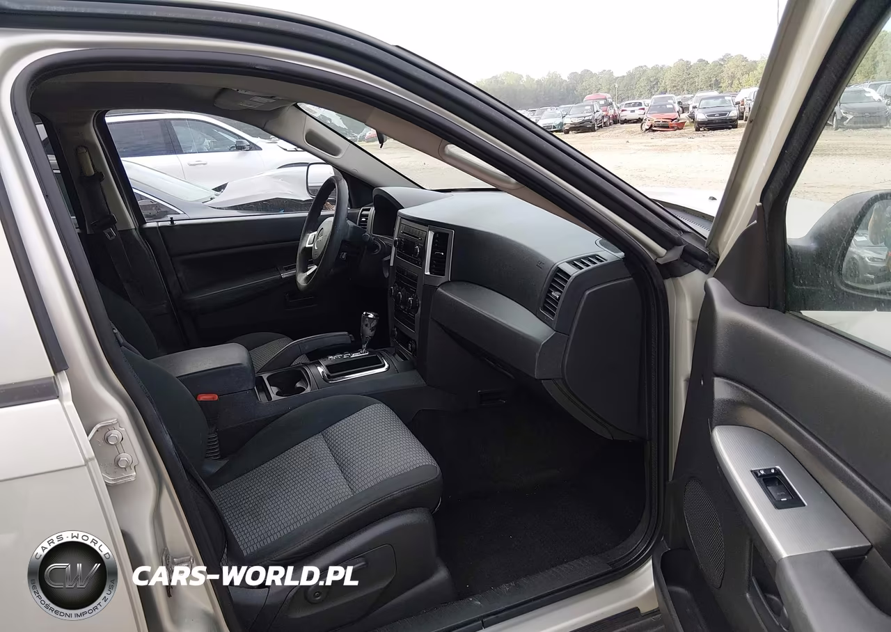 2008 Jeep Grand Cherokee Laredo VIN:1J8GS48K88C223556 - 5