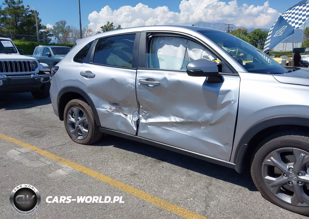 2026 Honda Hr-V Awd Lx VIN:3CZRZ2H35TM761643 - 6