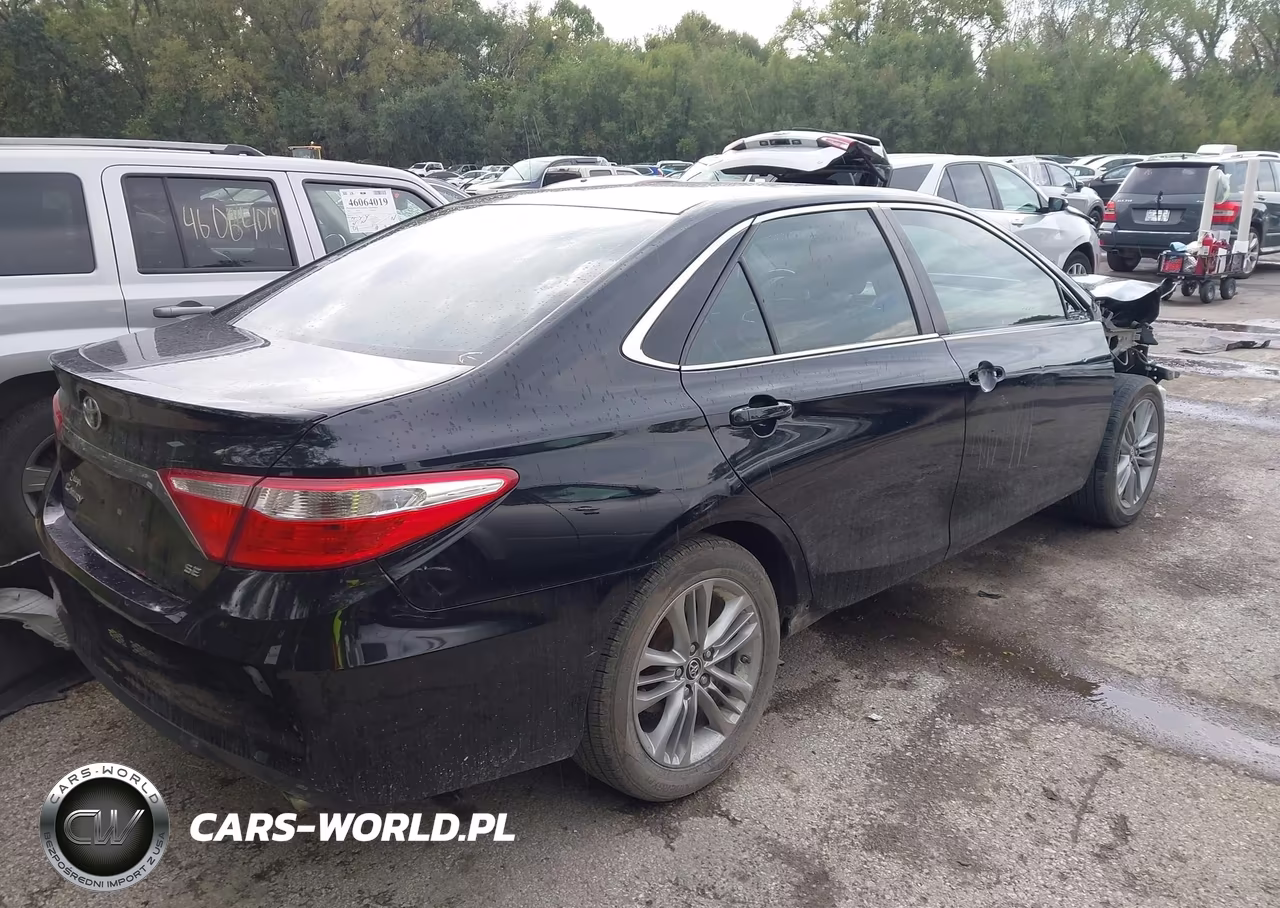 2015 Toyota Camry Se VIN:4T1BF1FK7FU115150 - 4