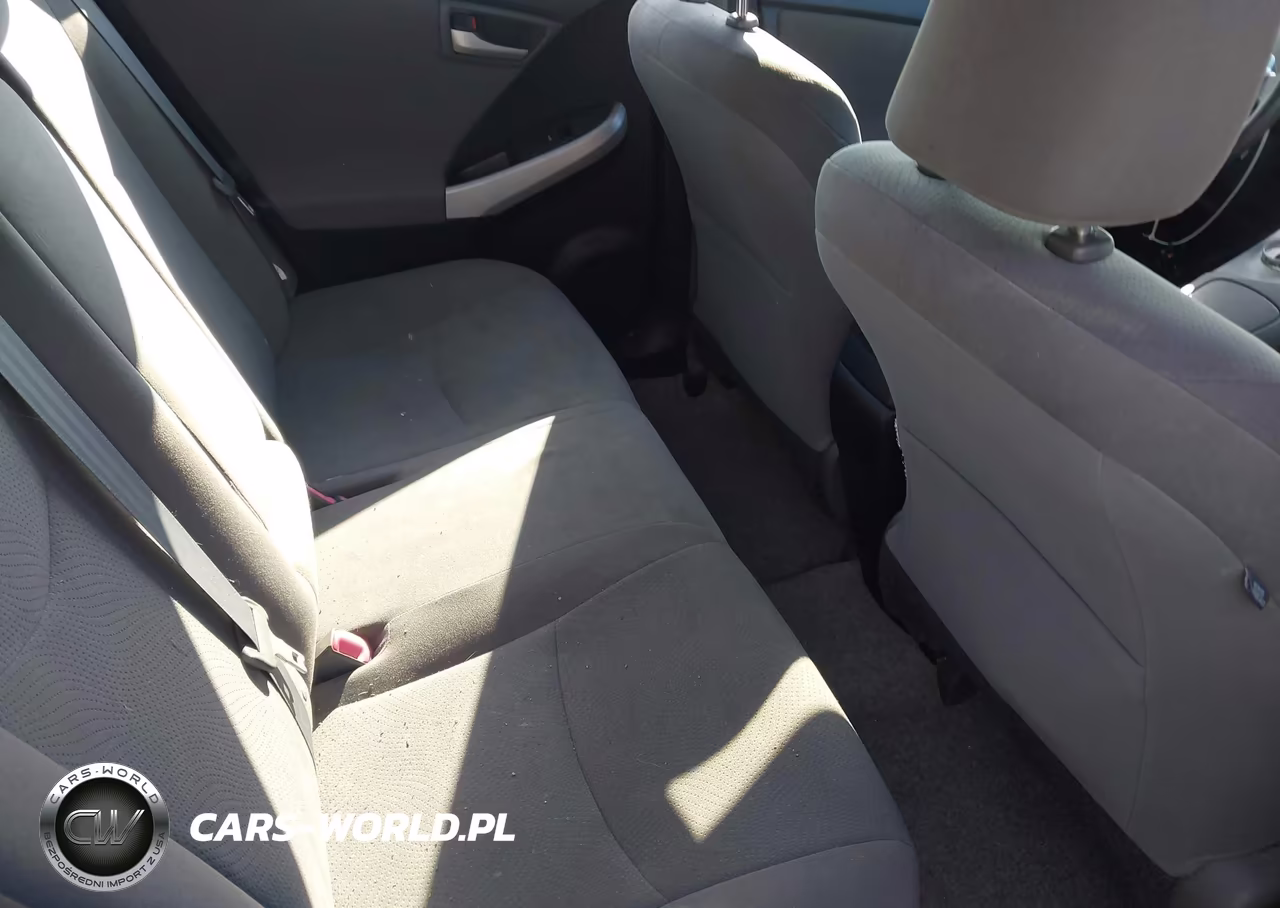 2014 Toyota Prius Two VIN:JTDKN3DU6E0369574 - 8