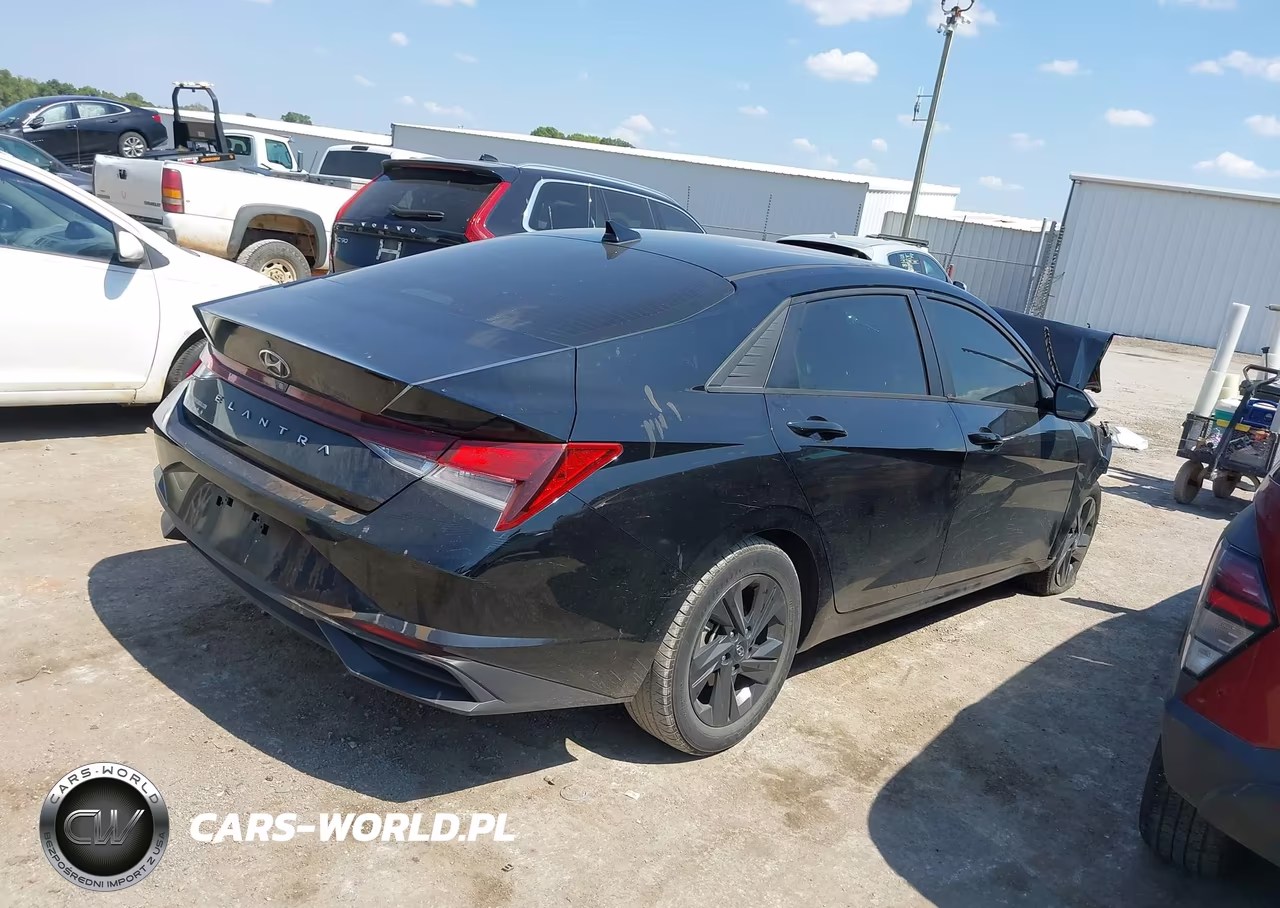 2021 Hyundai Elantra Sel VIN:KMHLM4AG9MU196499 - 4