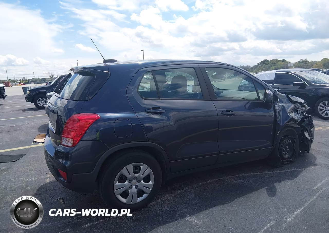 2018 Chevrolet Trax Ls VIN:3GNCJKSB3JL367216 - 4