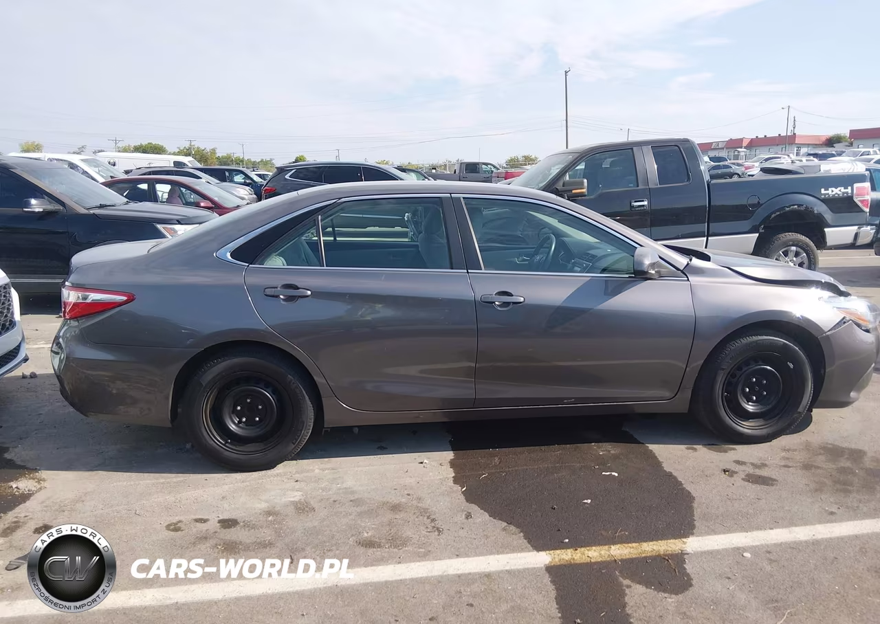 2016 Toyota Camry Le VIN:4T4BF1FK7GR565811 - 13