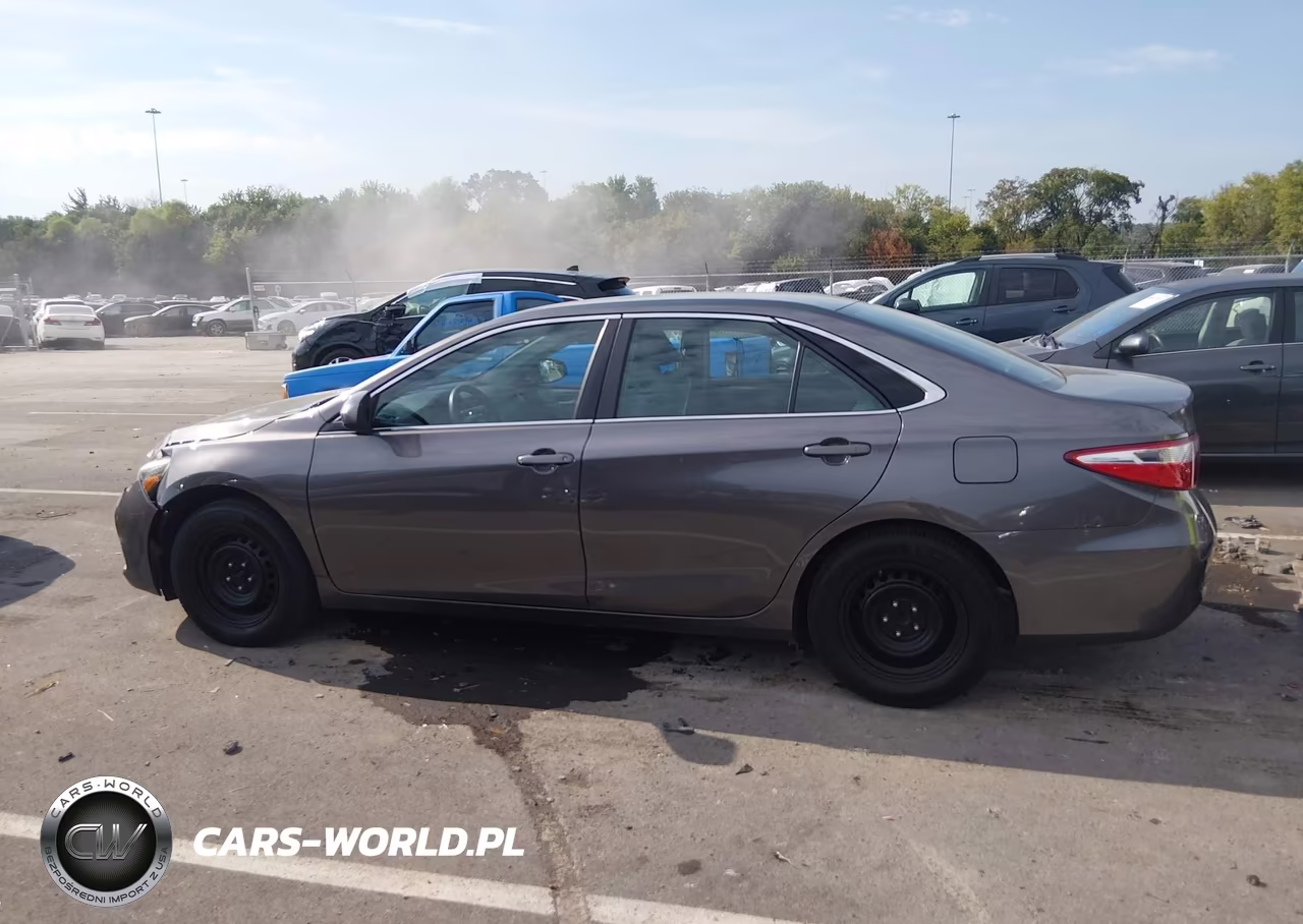 2016 Toyota Camry Le VIN:4T4BF1FK7GR565811 - 14