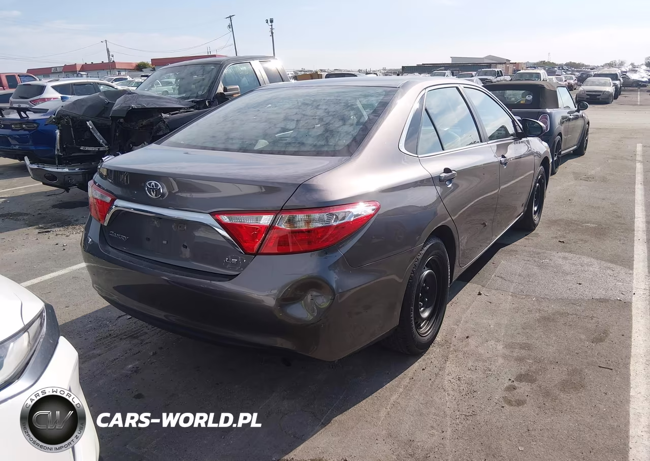 2016 Toyota Camry Le VIN:4T4BF1FK7GR565811 - 4