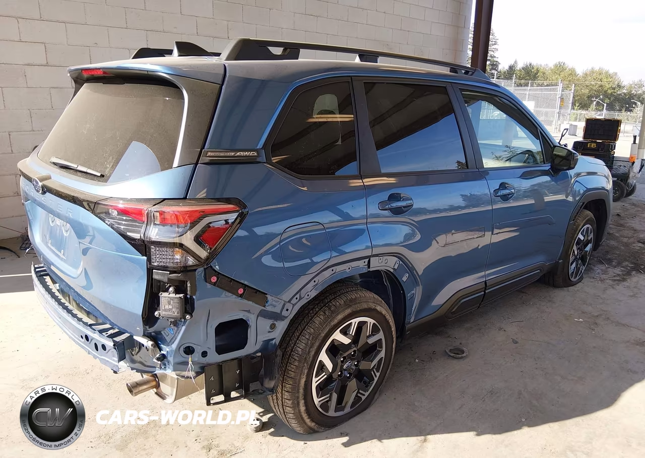 2025 Subaru Forester Premium VIN:JF2SLDDCXSH535211 - 4