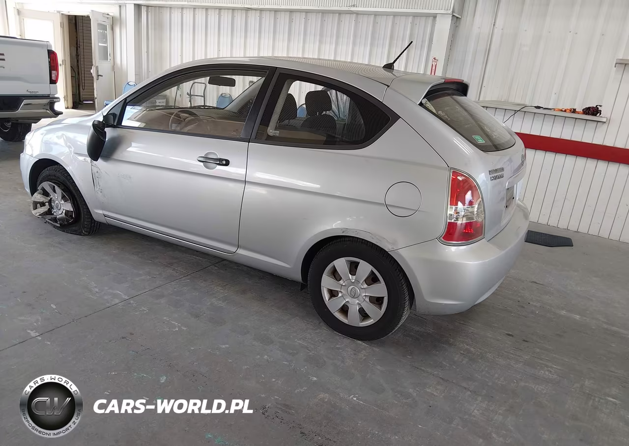 2007 Hyundai Accent Gs VIN:KMHCM36C87U047182 - 3