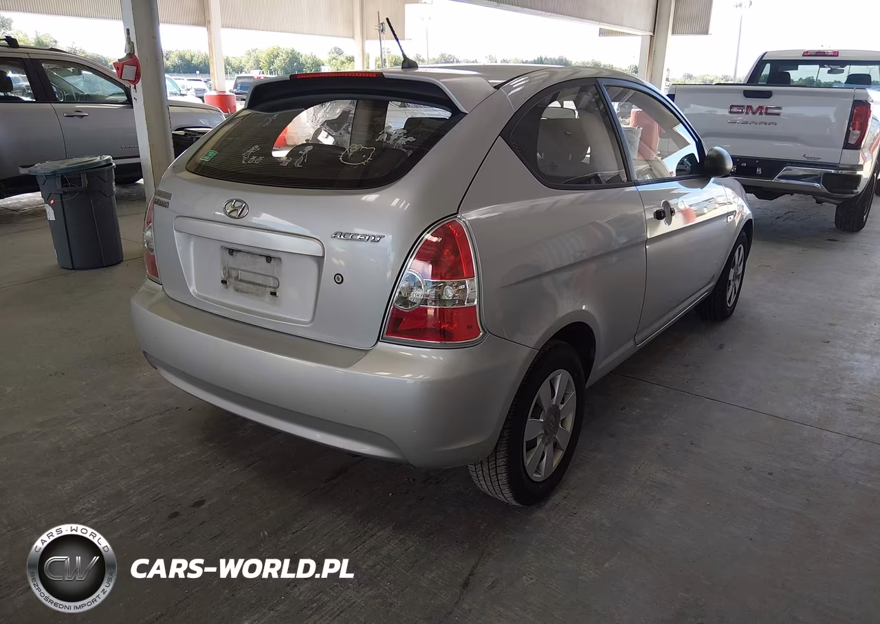 2007 Hyundai Accent Gs VIN:KMHCM36C87U047182 - 4