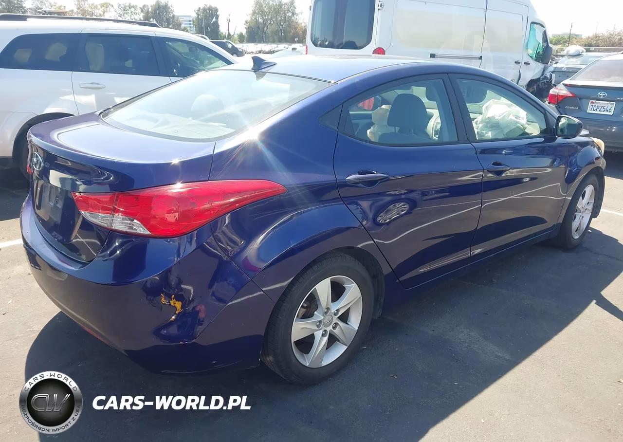 2013 Hyundai Elantra Gls VIN:5NPDH4AEXDH331639 - 4