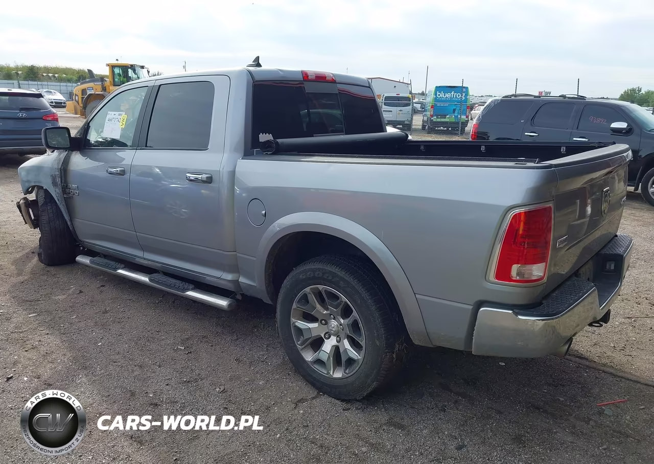 2019 Ram 1500 Classic Laramie 4X4 5'7 Box VIN:1C6RR7NM4KS720448 - 3