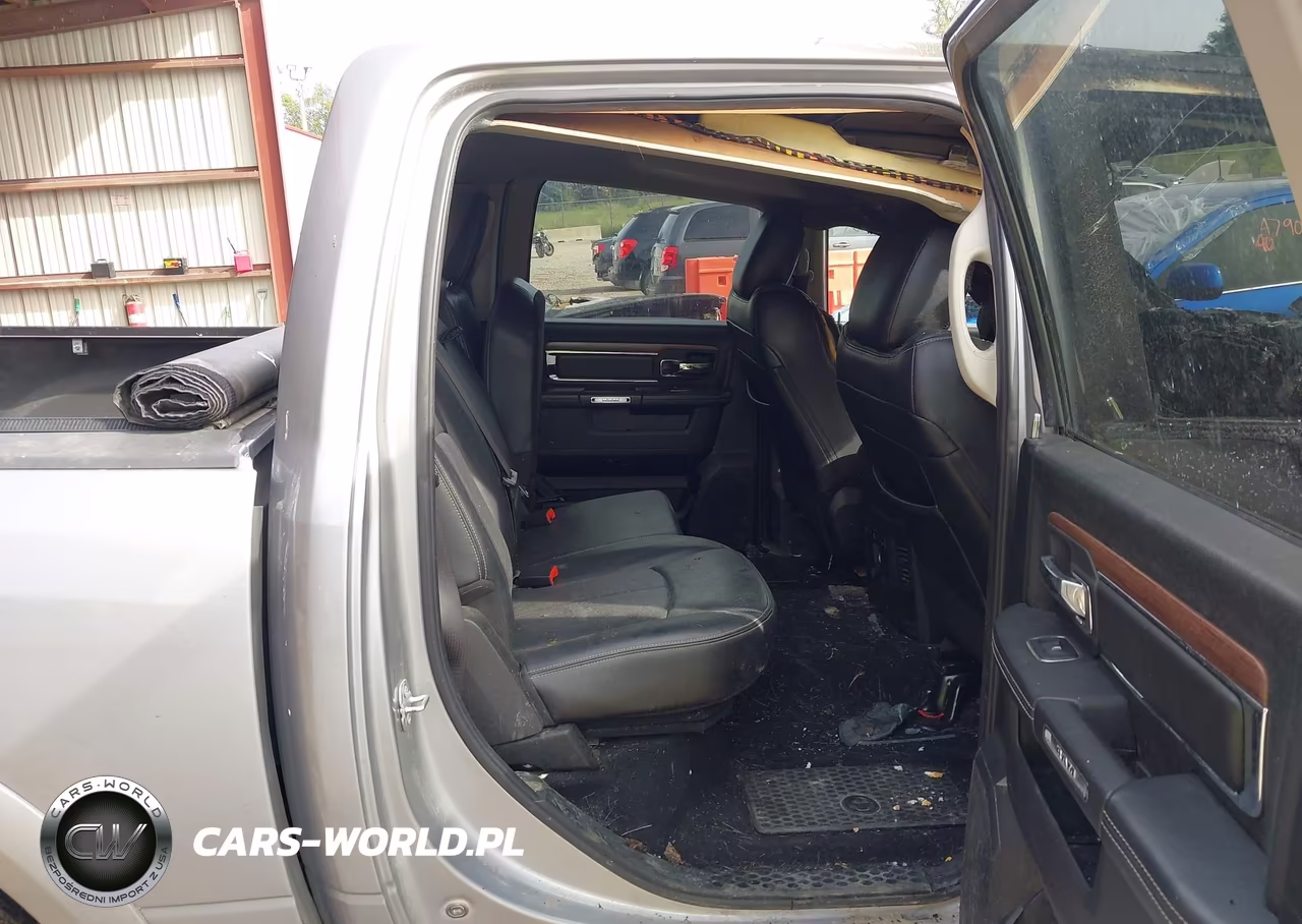 2019 Ram 1500 Classic Laramie 4X4 5'7 Box VIN:1C6RR7NM4KS720448 - 8