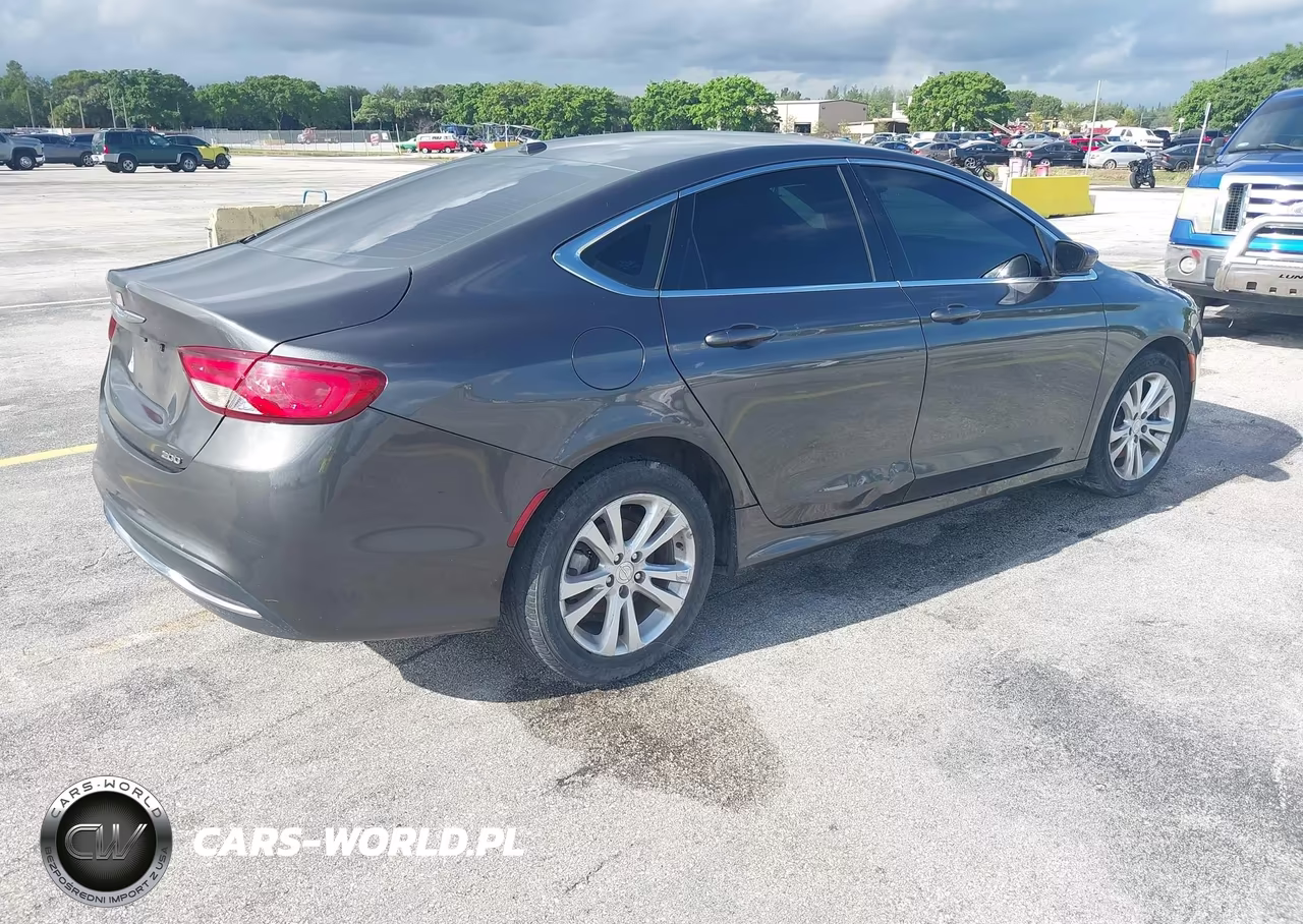 2015 Chrysler 200 Limited VIN:1C3CCCAB3FN611968 - 4