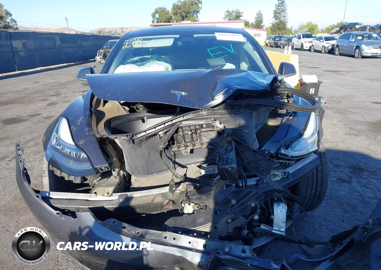 2018 Tesla Model 3 Long Range-Performance VIN:5YJ3E1EB7JF068815 - 11