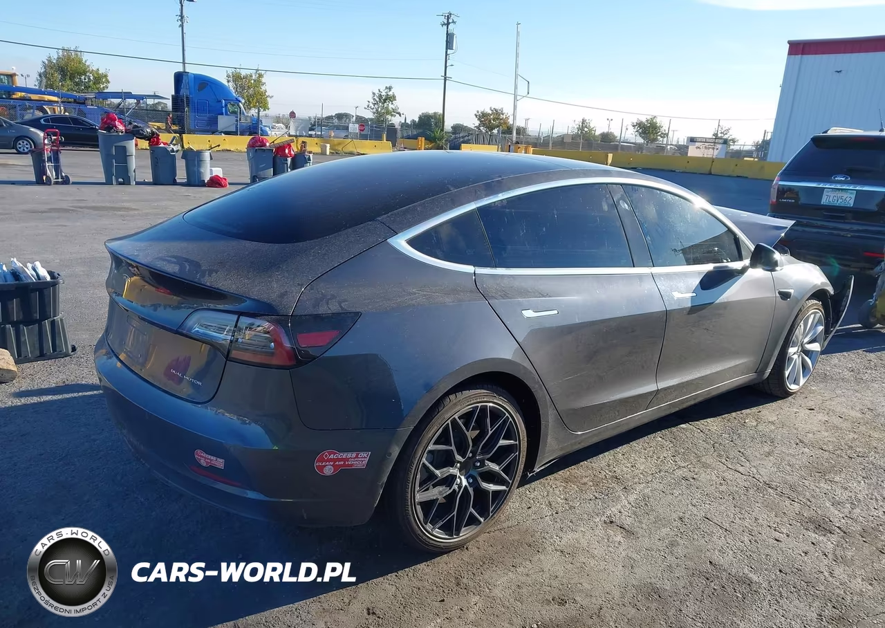 2018 Tesla Model 3 Long Range-Performance VIN:5YJ3E1EB7JF068815 - 4
