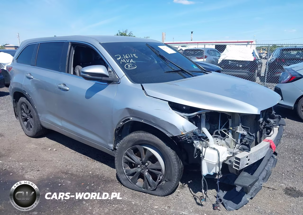 2016 Toyota Highlander Le Plus V6 – zdjęcie 1 z 16