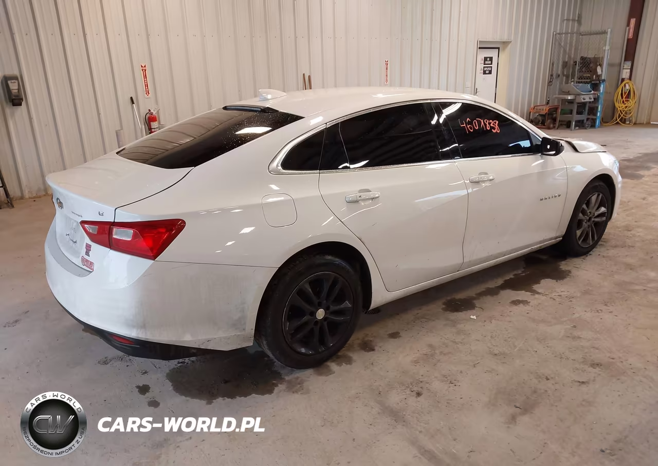 2018 Chevrolet Malibu Lt VIN:1G1ZD5ST0JF240060 - 4