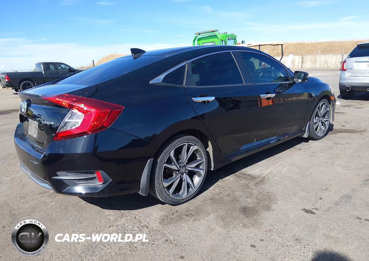 2020 Honda Civic Touring VIN:19XFC1F9XLE208797 - 4