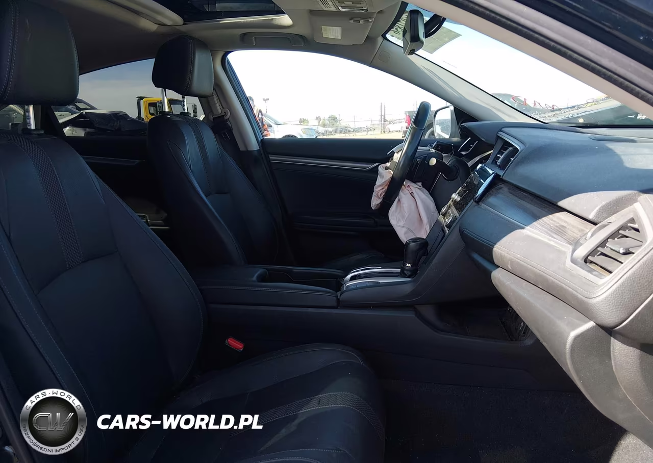 2020 Honda Civic Touring VIN:19XFC1F9XLE208797 - 5