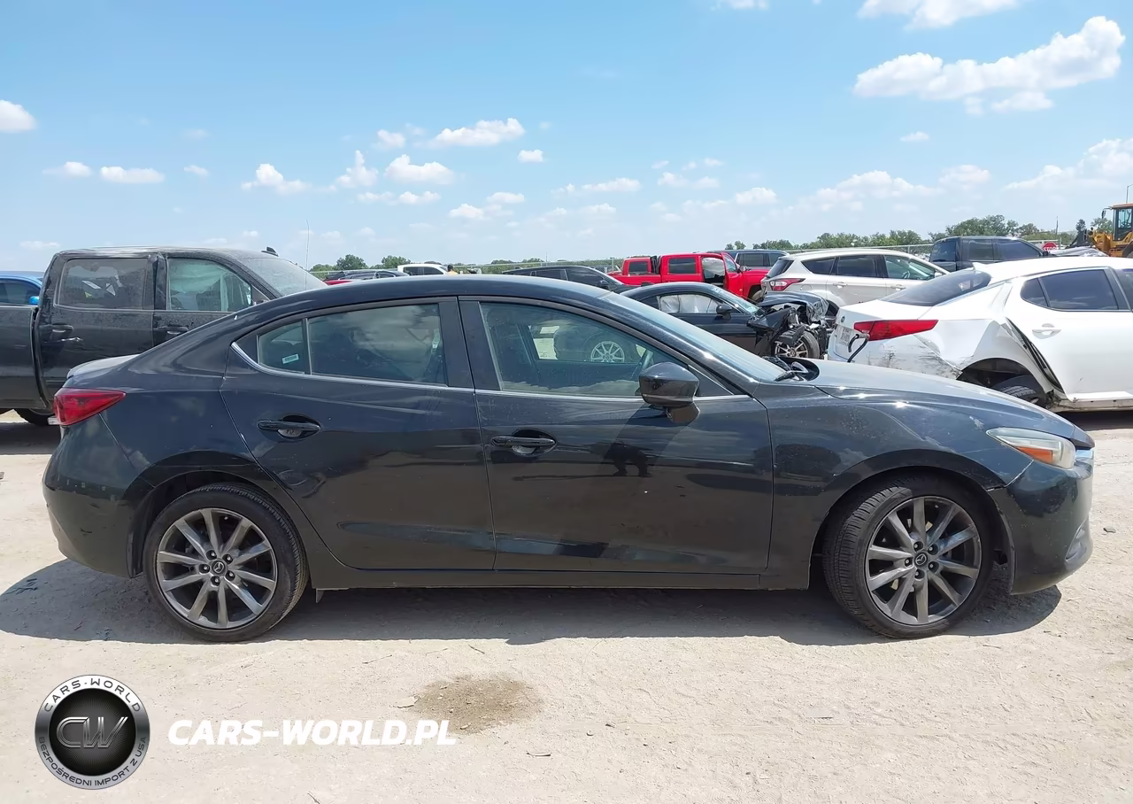 2018 Mazda Mazda3 Touring VIN:3MZBN1V39JM208232 - 12