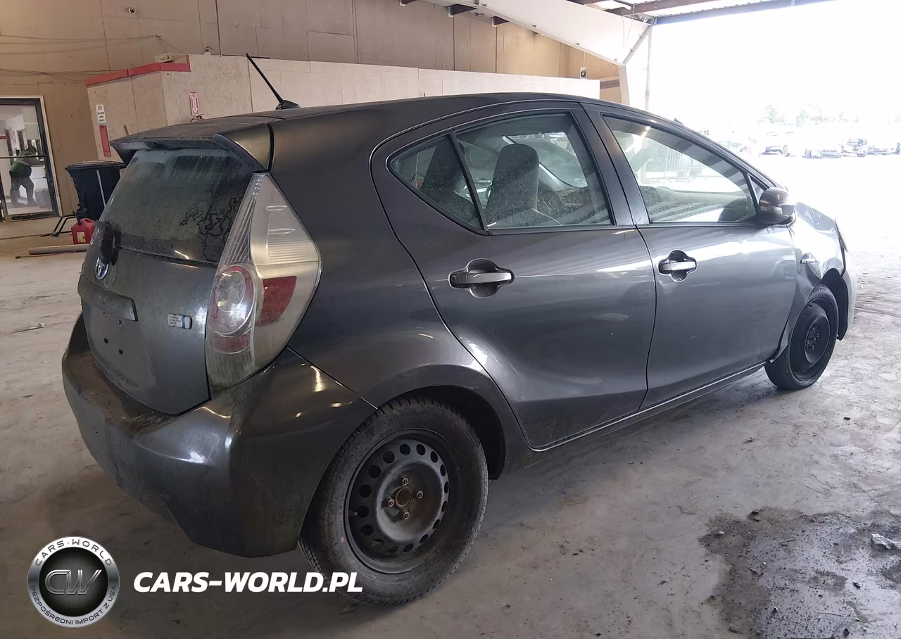 2012 Toyota Prius C One VIN:JTDKDTB35C1510560 - 4