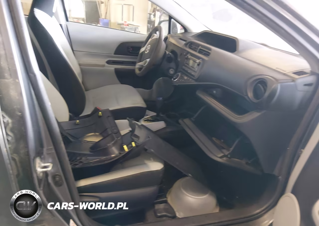 2012 Toyota Prius C One VIN:JTDKDTB35C1510560 - 5