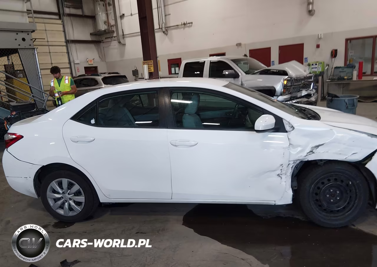 2016 Toyota Corolla Le VIN:5YFBURHE0GP458557 - 13