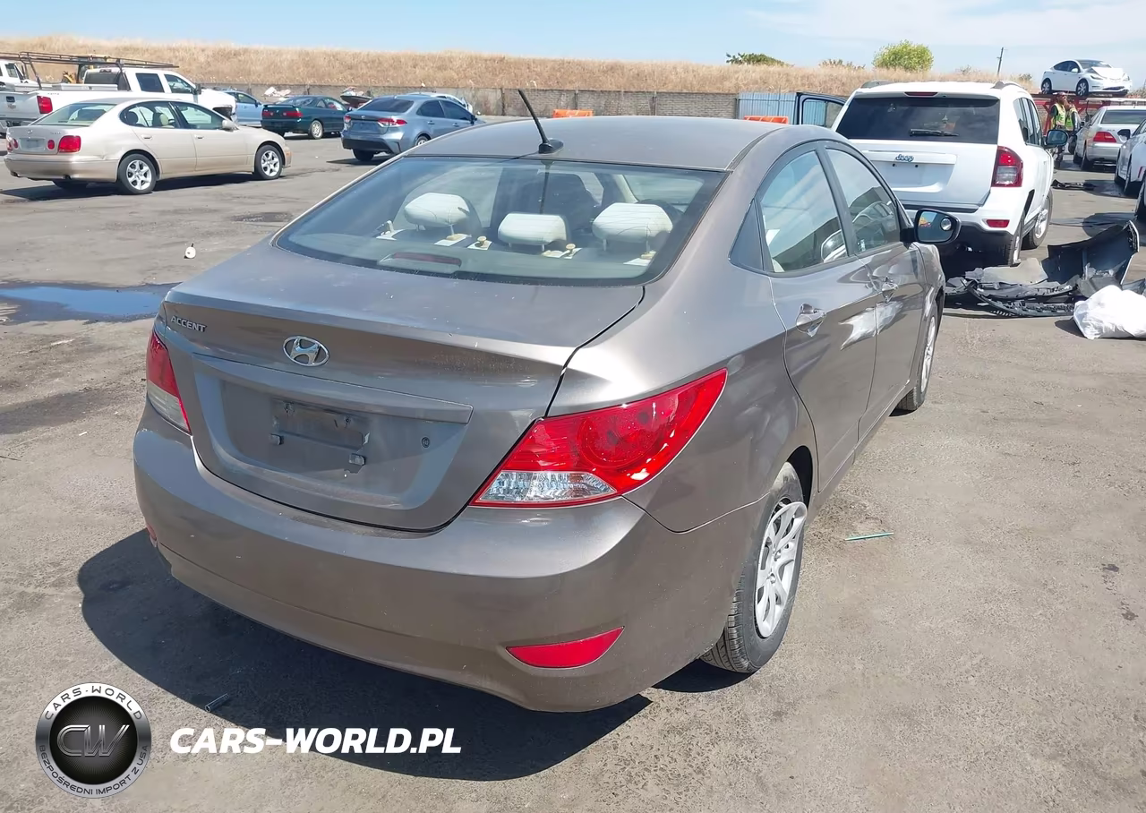 2013 Hyundai Accent Gls VIN:KMHCT4AE5DU440408 - 4