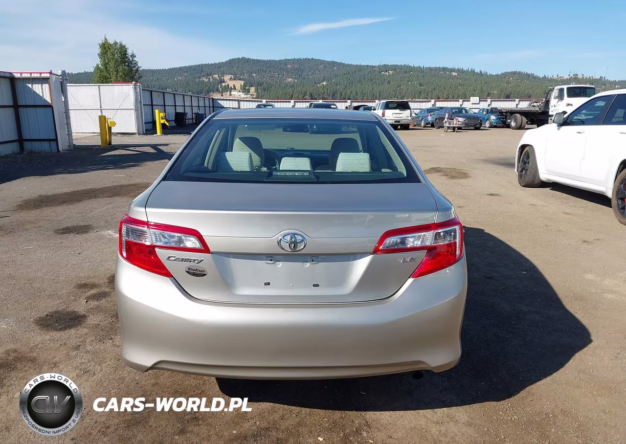 2013 Toyota Camry Le VIN:4T1BF1FK3DU642793 - 17